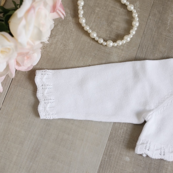 Girl White CARDIGAN Shrug 100% Cotton Pointelle Scalloped Hem Boutique NWT - Picture 5 of 6